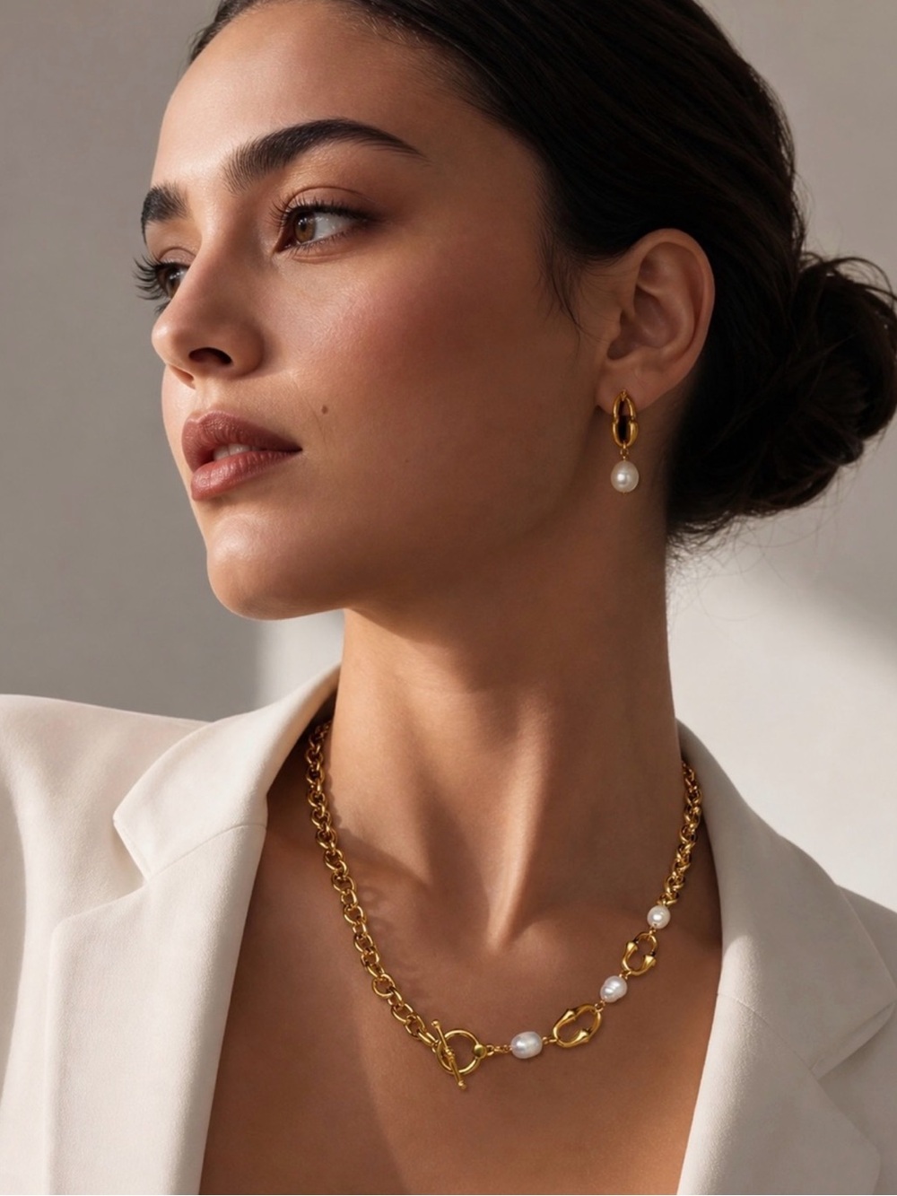 Pearl Toggle Chain Necklace Women’s Jewelry - Picture 6 of 6